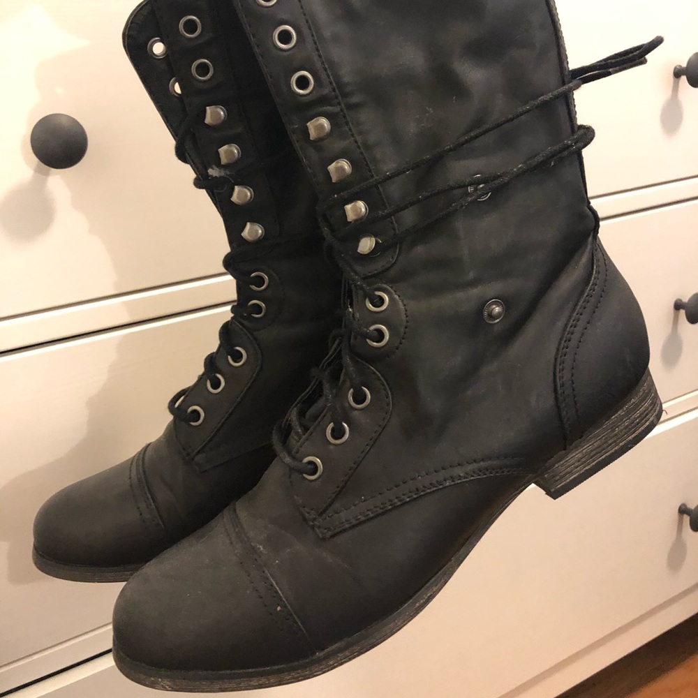 Combat boots